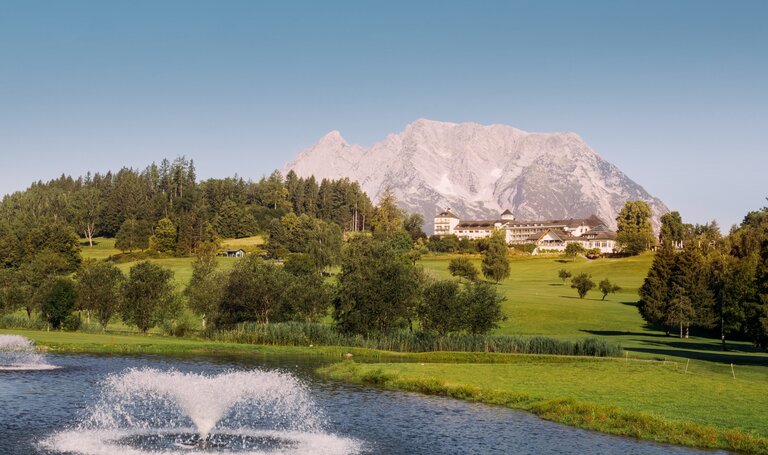 Golfplatz mit Teich, IMLAUER Hotel Schloss Pichlarn | © IMLAUER Hotel Schloss Pichlarn - Edy Gröger