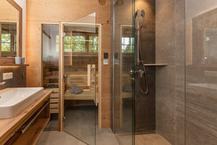 Badezimmer mit Sauna