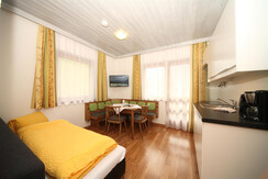 Wohnküche mit Balkon Richtung Süd-Osten