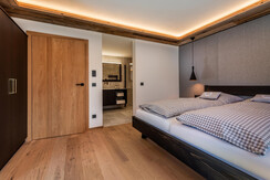 Almgräfin Schlafzimmer 2 -- Almadel