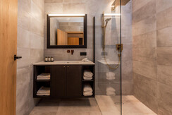 Bad zu Schlafzimmer 2