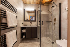 Berghoheit Bad zu Kinderzimmer -- Almadel