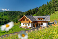 Außenaufnahme Almchalet Linharterhof @Christine Hö