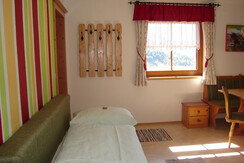 Drittes Bett Wohnzimmer Hochwurzen