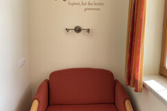 Ausziehcouch im Schlafzimmer West