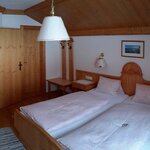 Pomiń zdjęcie suite with shower, bathtub, WC | © Alpenhof