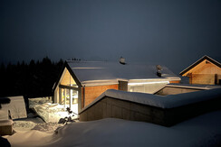 Alpenlodge im Schnee