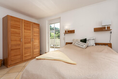 Schlafzimmer 2 mit Zugang zur Terrasse