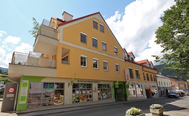 Alpenresort im Sommer