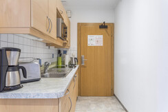 ALP_STU_ROOM_36B_KIT_NONREFURB_7075_2017_RGB