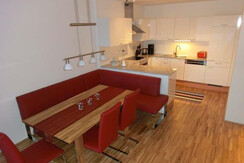 Voll ausgestattete Küche 