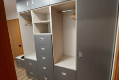 chodba s úložným prostorem