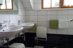 App B - Bad (Dusche-WC und WC  extra)