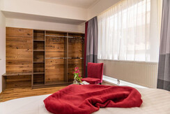 Geräumiges Schlafzimmer