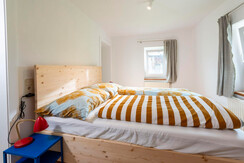 EG-1 - 04 - _YWX9823