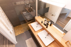 774ce46c-c682-47e7-ab13-107959a8615c