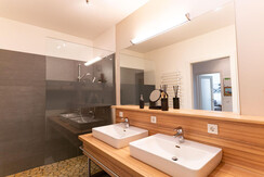 f9338bb0-101f-42f1-b1f0-043d1278b2e5