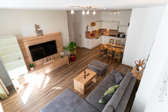 9585929c-6e77-4710-9c16-66ec1dfce83e