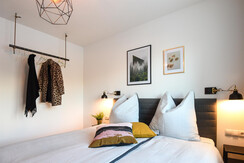 CF0E8D80-958E-45AA-8446-E8D710FF4F74