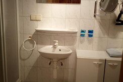 App. Leopoldine Gruber_Bad Untergeschoss