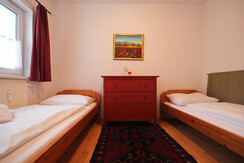 Top 2 Schlafzimmer 2 mit zwei Einzelbetten