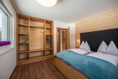 schlafzimmer1 ferienwohnung ahorn ramsau am dachst