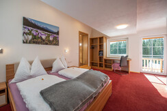 schlafzimmer2 ferienwohnung ahorn ramsau am dachst