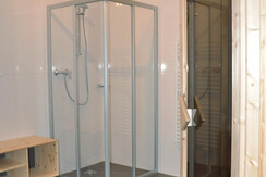 App13_Bathroom2_shower