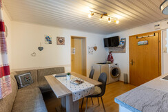 Küche mit Waschmaschine