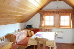 Appartement Gaislehner - Küche Sitzecke mit Sat-TV