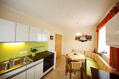 Küche mit Sitzecke für 2-5 Personen