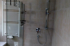 Regendusche mit Handbrause