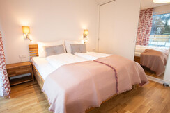 Neualm Top 5 Schlafzimmer 1 mit Doppelbett