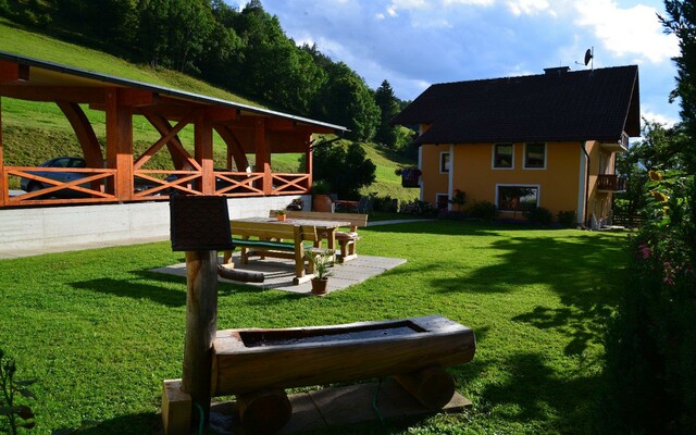 Garten-mit-Brunnen-slider[1]