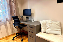 Zimmer 2 Arbeitsplatz