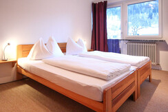 Bedroom with access to the balcony in top 2