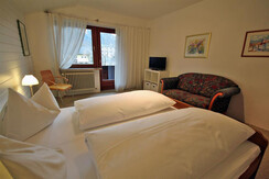 Wurzer Top 1 - Bedroom with TV