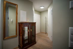 B7 - Voraum und Garderobe