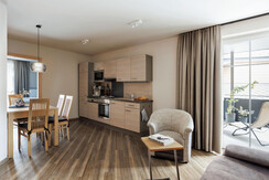 Charly Kahr Family Appartement Hans