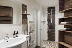 Charly Kahr Family Badezimmer