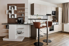 Charly Kahr Family Harti