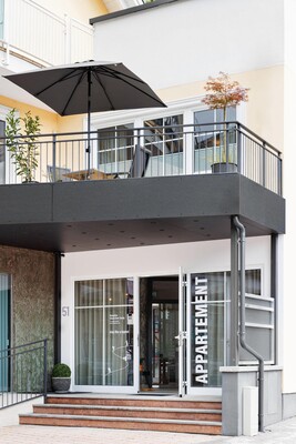 Charly Kahr Family Außenaufnahme