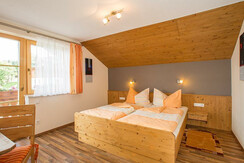 App Hochwurzen Schlafzimmer 1 mit Ostbalkon