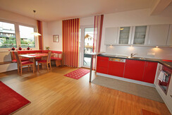 Green - Eat-in kitchen