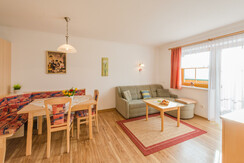 Essbereich und Couch