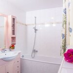 Photo of Apartment, shower or bath, toilet, 3 bed rooms