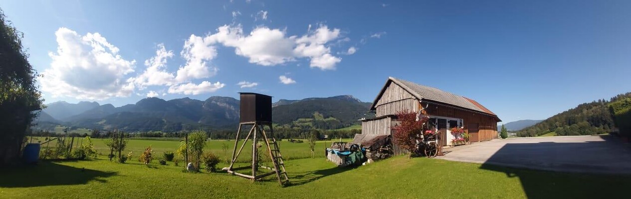 Parkplatz mit Garten