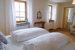 Schlafzimmer 1  Master Bedroom (3)