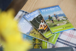 Infomaterial in jeder Wohnung