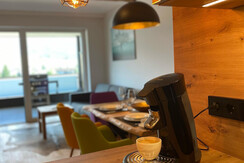 25740706-6AA4-4F70-86EB-63DE22B97C0D